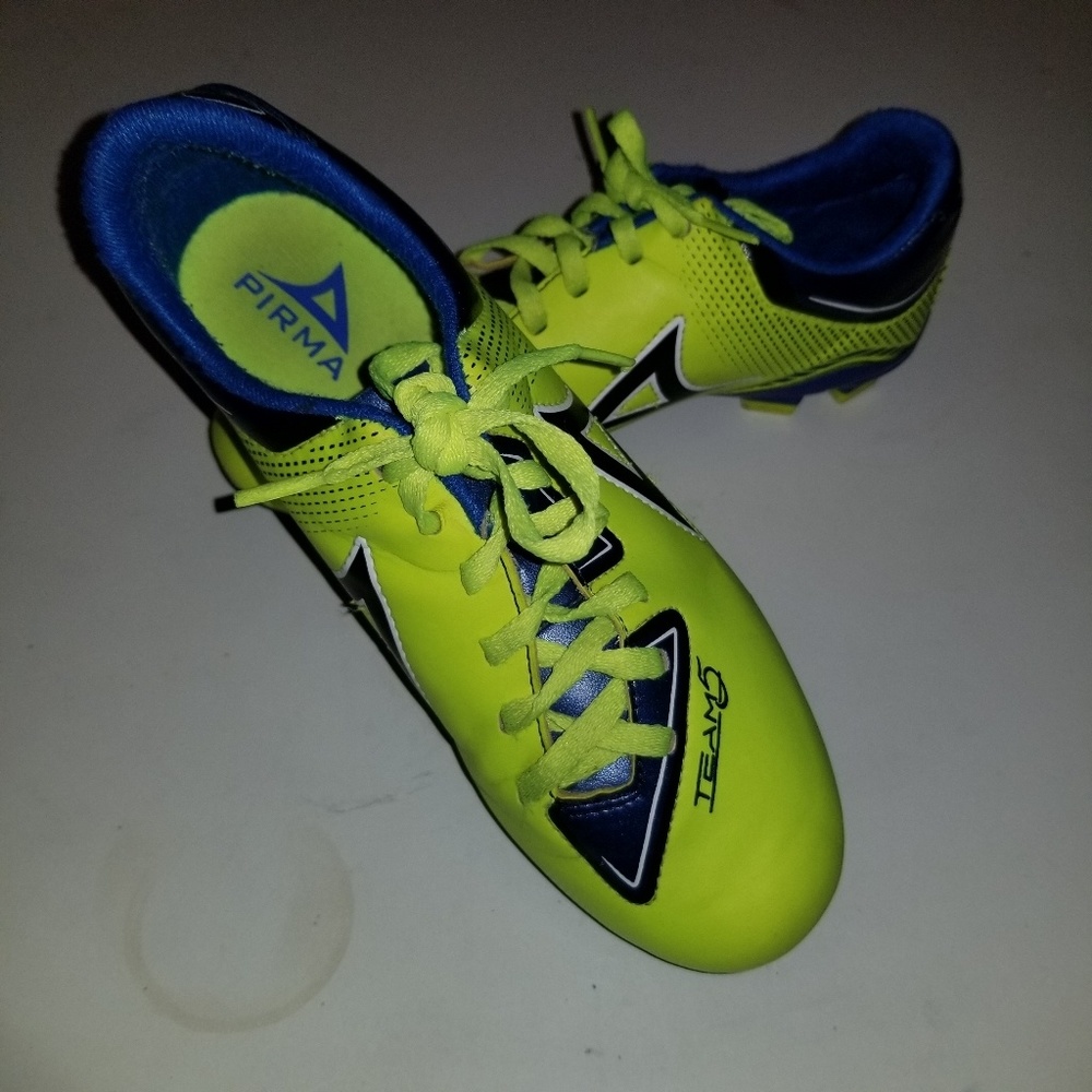 Pirma Girls US 5 Soccer Cleats